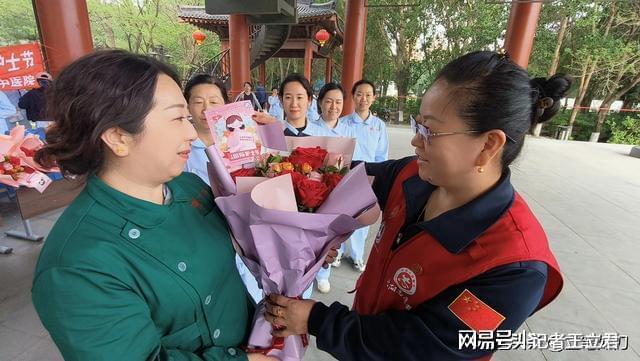 致敬白衣天使凝聚社会温情开元棋牌网站沈阳爱心企业(图1)